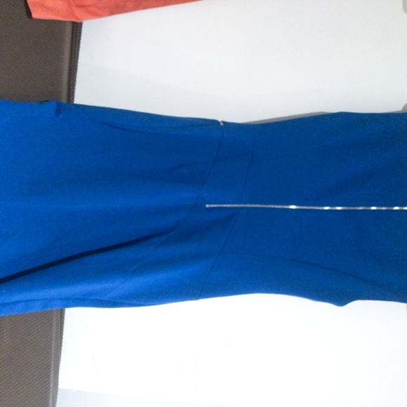 Calvin Klein - Picture 2 of 6